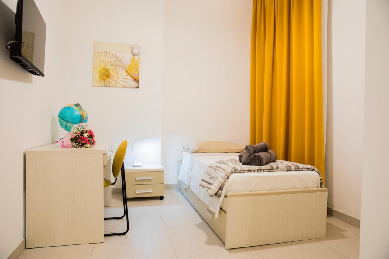 Appartement La Casa Di Ari à Naples Extérieur photo