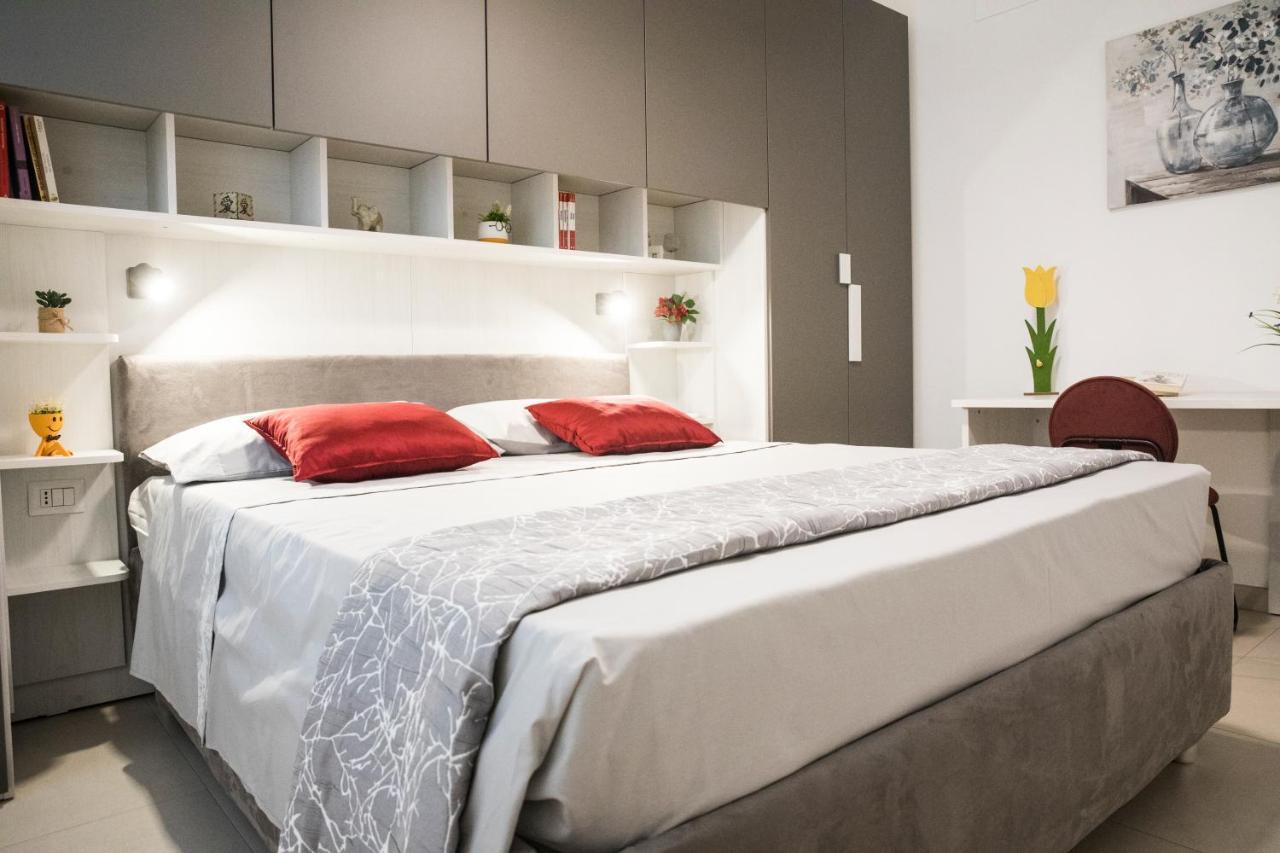 Appartement La Casa Di Ari à Naples Extérieur photo