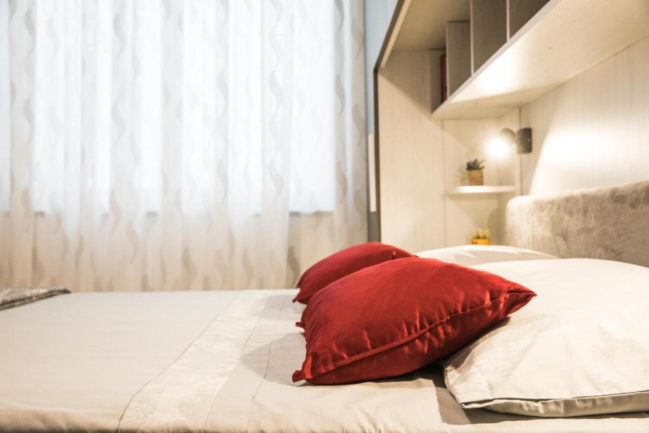 Appartement La Casa Di Ari à Naples Extérieur photo